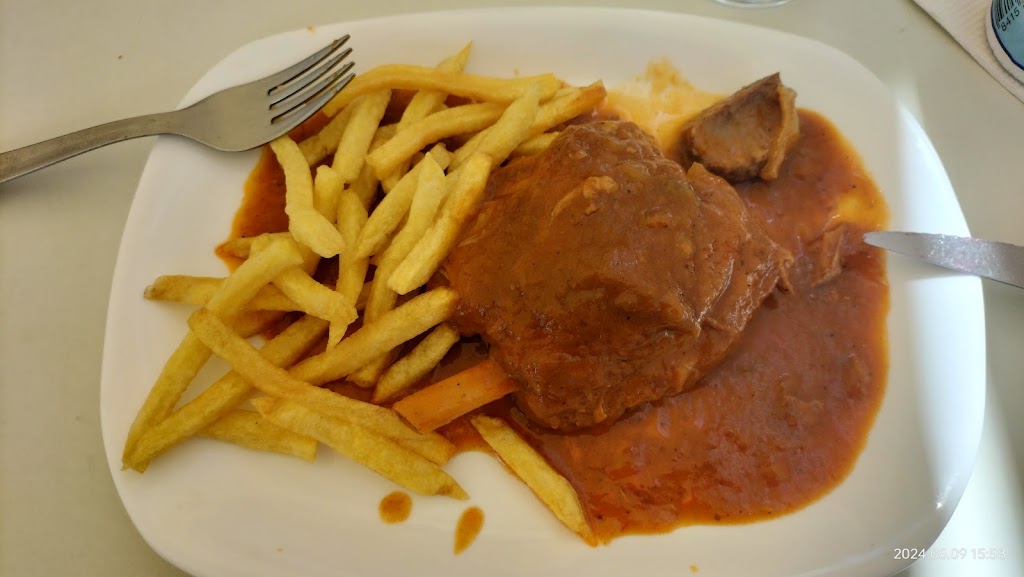 Bar Carbonato — Comida y bebida