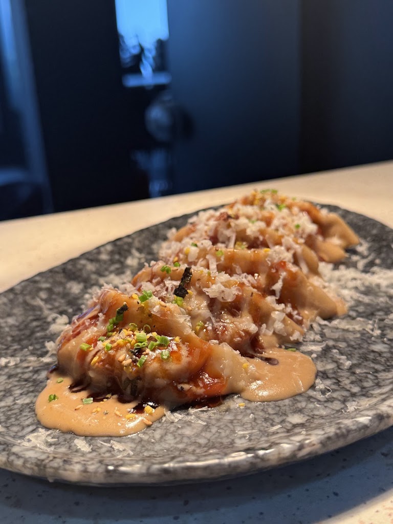 Miura Tragos y Bocados — Comida y bebida