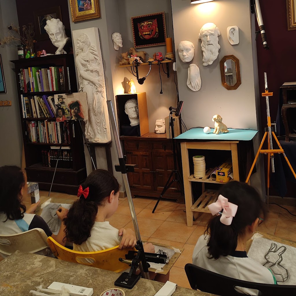 Estudio Tristan. Academia de dibujo y pintura — Del propietario