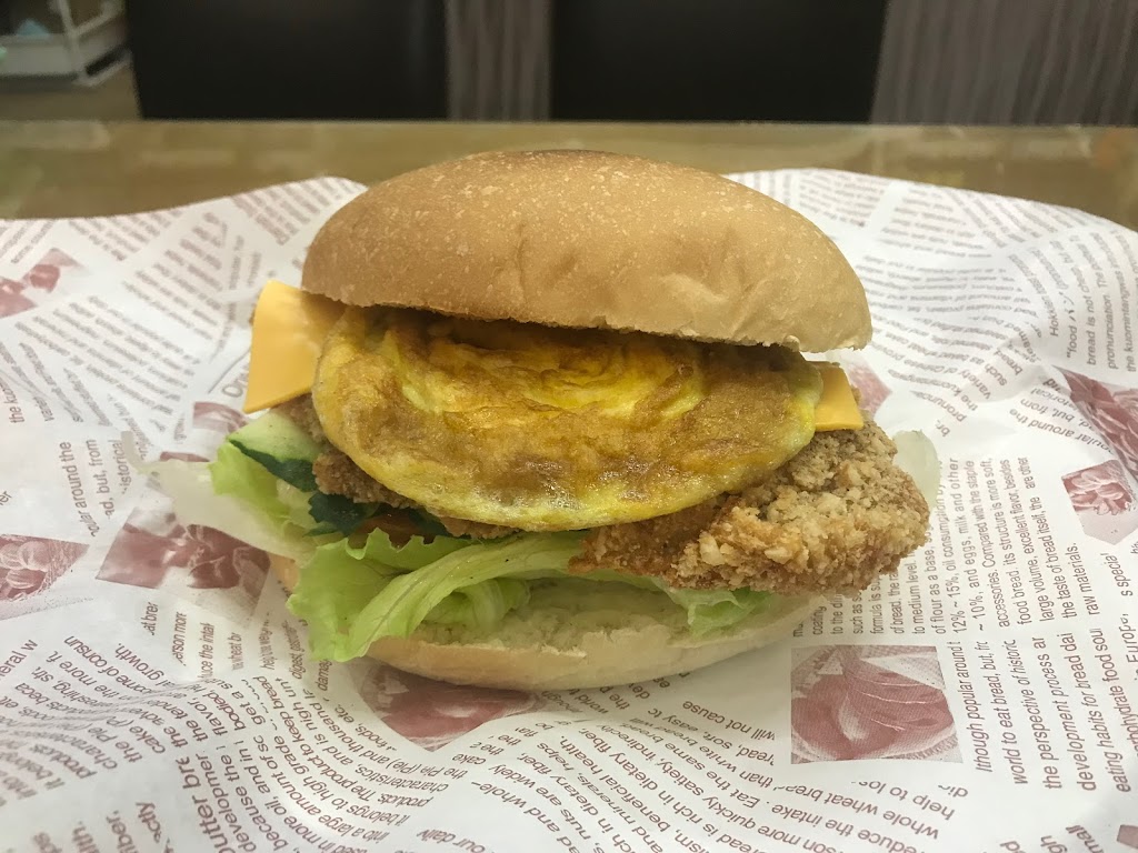 錿樂咖啡&三明治HALA coffee & sandwich內有貓咪會騷擾用餐，目前提供外帶服務，需提前通知，可加入line 的照片