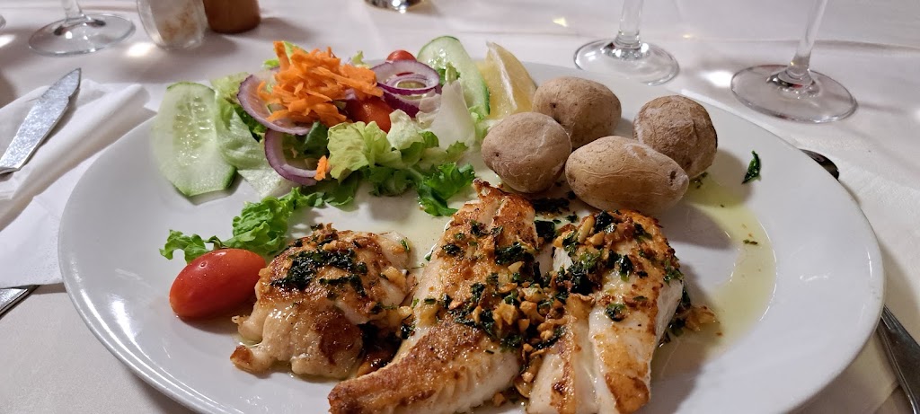 Restaurante La Magnolia — Comida y bebida