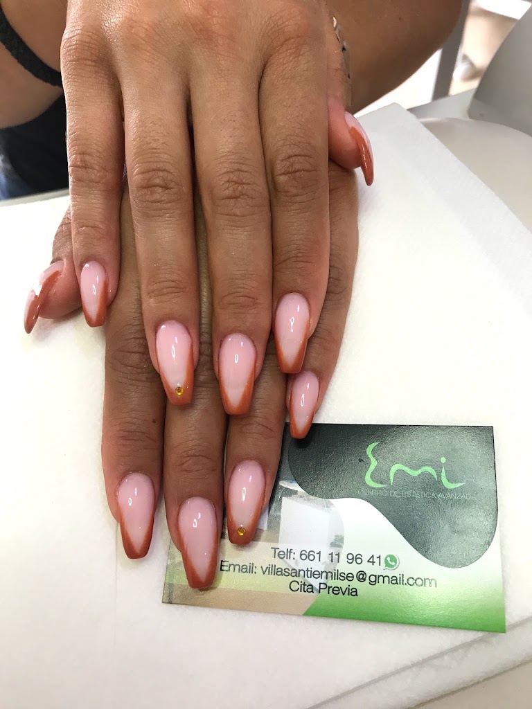 Emi Centro Estetica Avanzada — Manicura