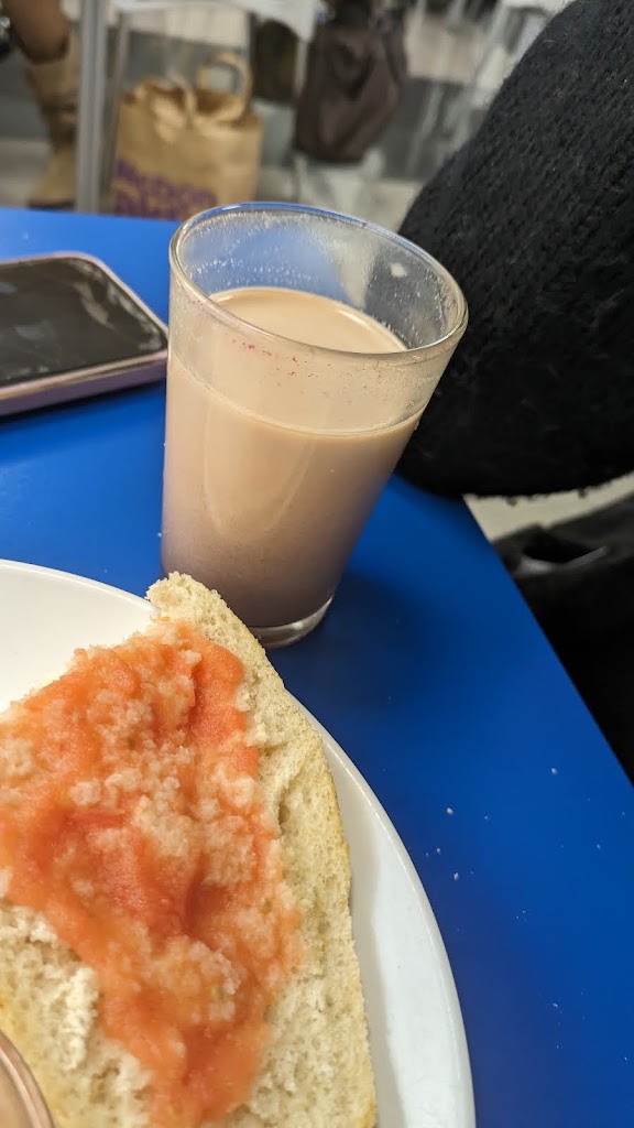 Cafeteria A Bordo — Comida y bebida