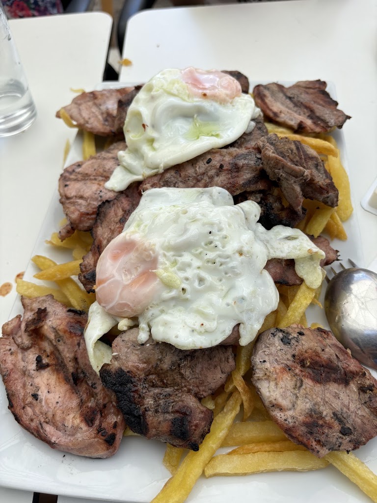 Restaurante Meson Plumas — Comida y bebida