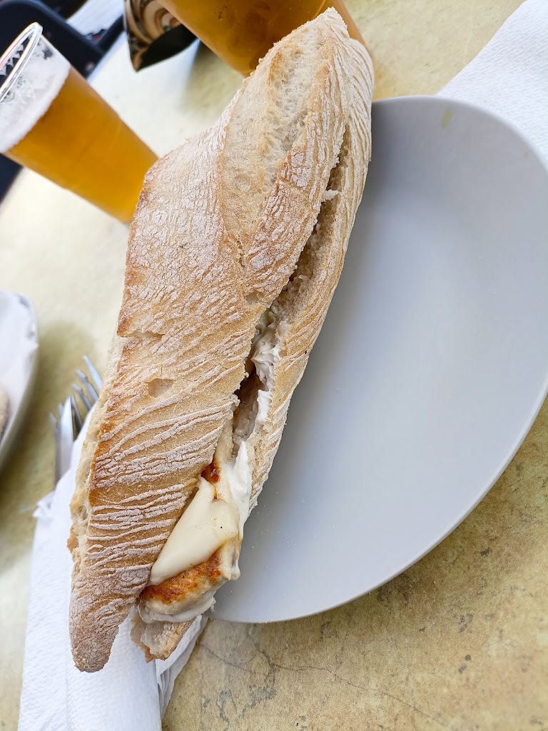 El Corb — Comida y bebida