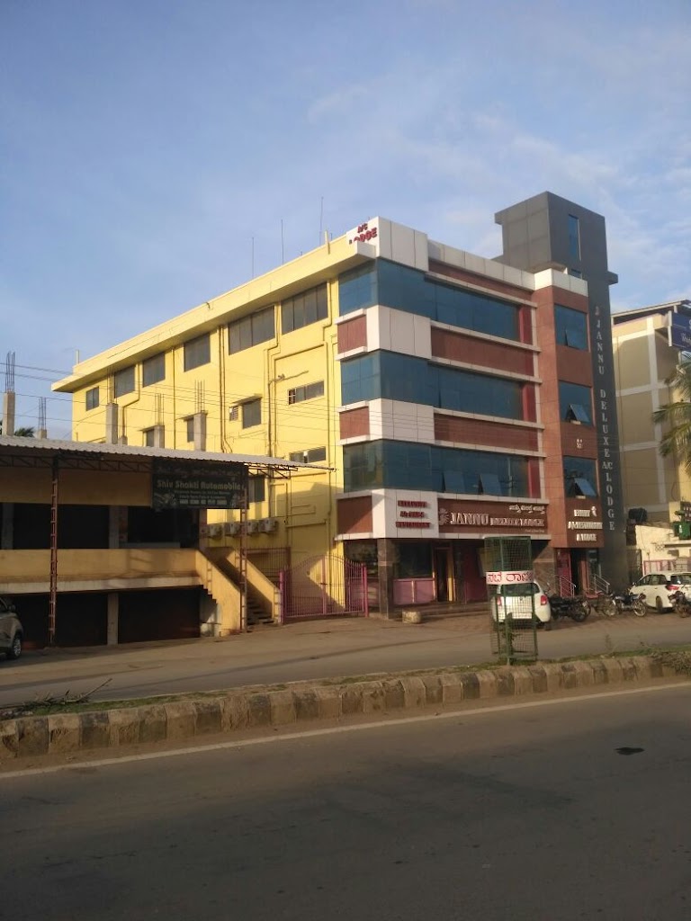 Jannu Deluxe A C Lodge