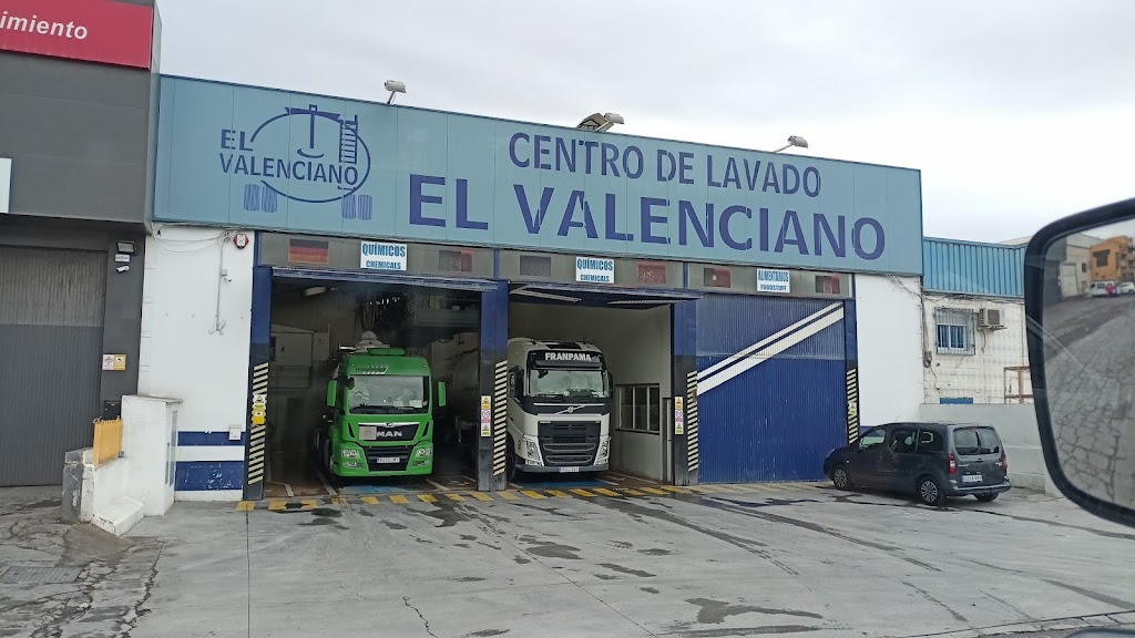 El Valenciano | CENTRO DE LAVADO Y VAPORIZADO INDUSTRIAL DE CISTERNAS — Exterior