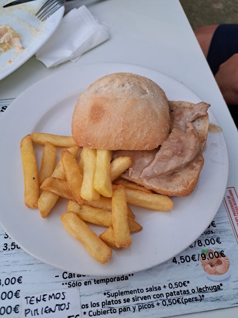 Chiringuito del Majuelo — Comida y bebida