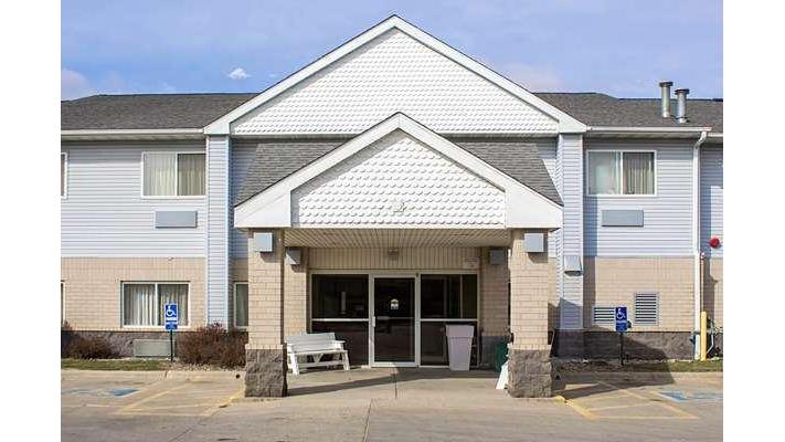 Quality Inn & Suites - Hotel in Sioux City , United States of America