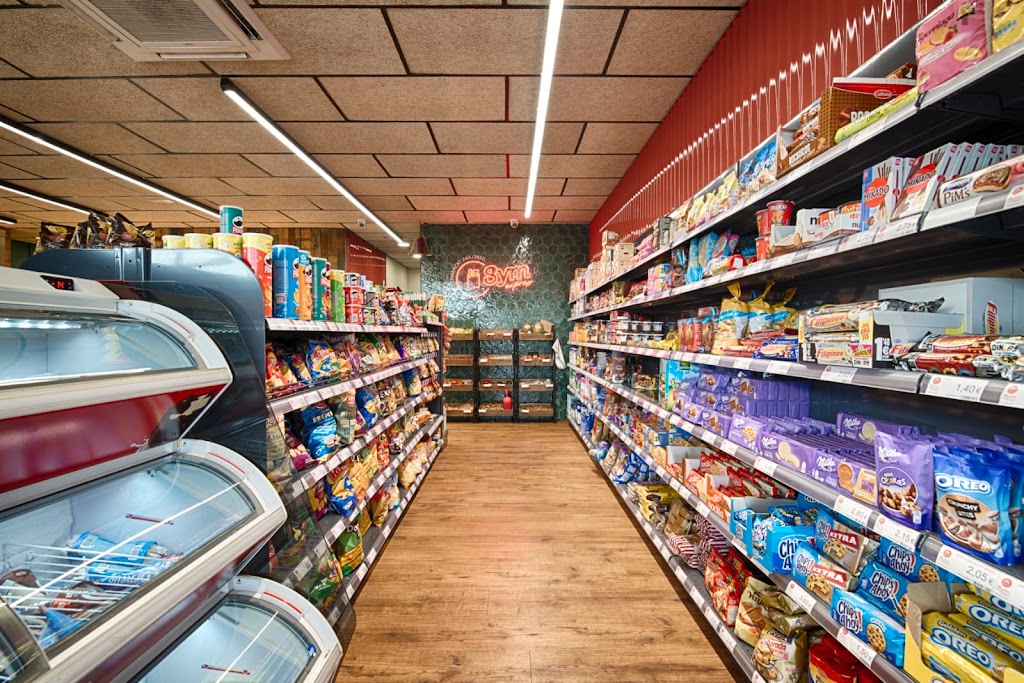 Gasolinera y Supermercado 24 horas Sym Sarria — Interior
