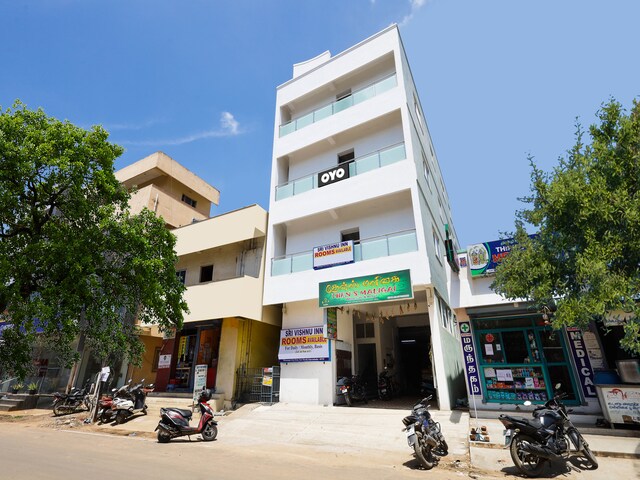 Super Oyo Flagship Sri Vishnu Inn