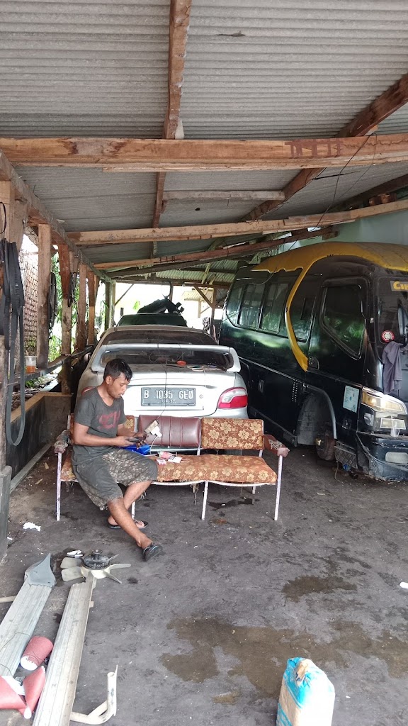 Bengkel 74 (Kumis)