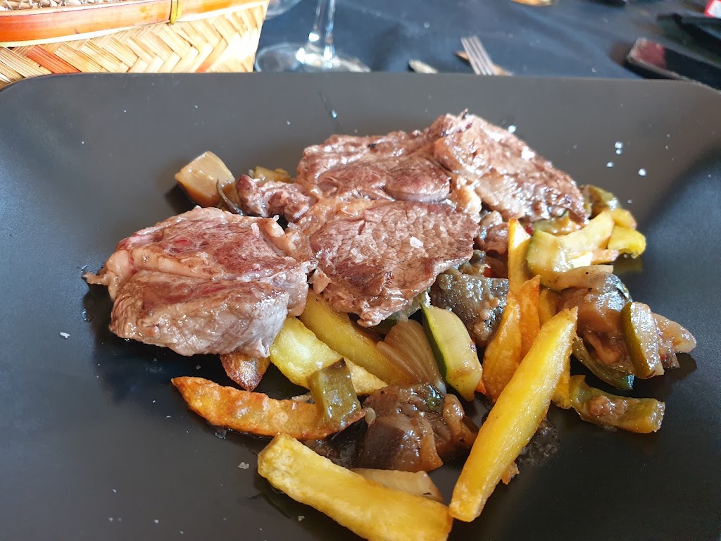 Bidaia Gastrobar — Comida y bebida