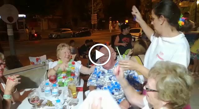 Cafe Bar Albeniz — Videos