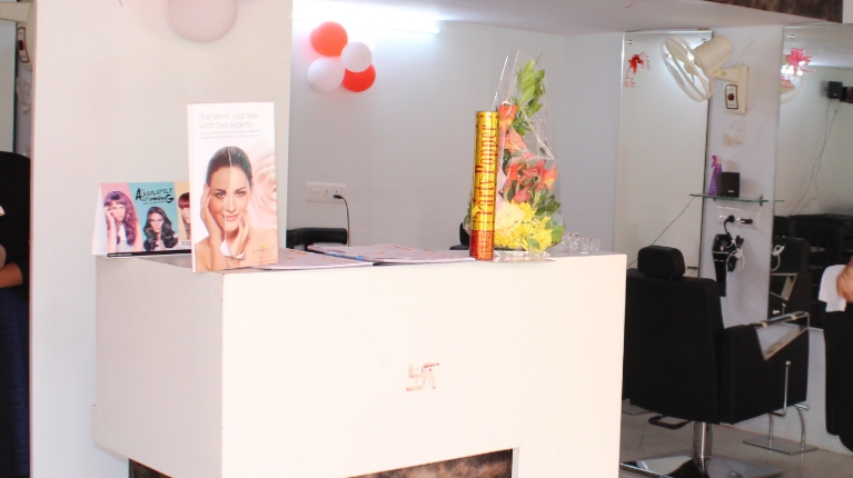 Saianant Hair Beauty Family Salon