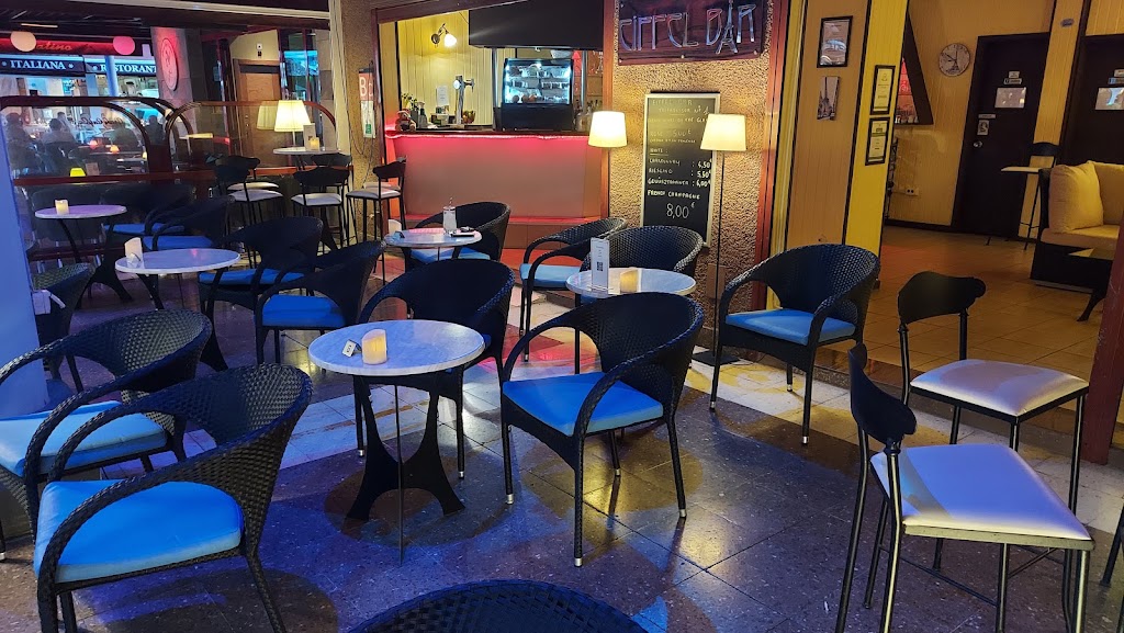 Eiffel Bar — Ambiente