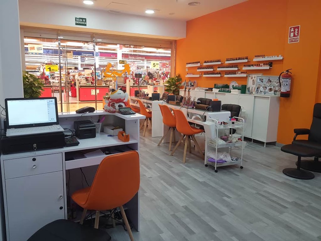 Queen Nail Carcaixent — Interior