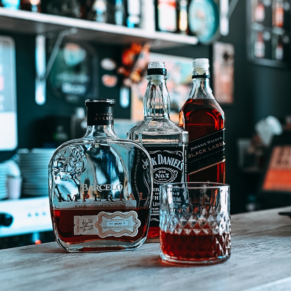 AFTER WORK — Del propietario