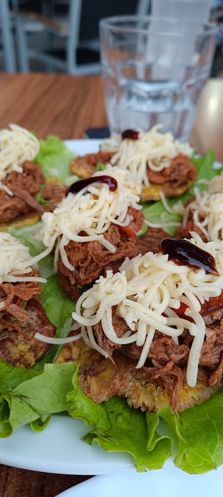 Te con Te Bar & Lounge — Comida y bebida