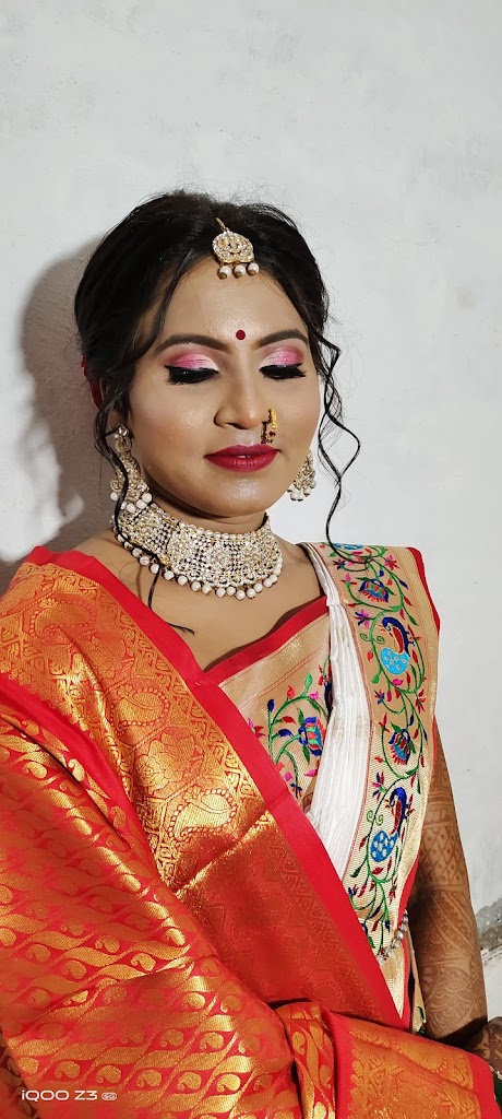 Mua Pali Manisha Beauty Parlor Makeup Nail Artist Gondai