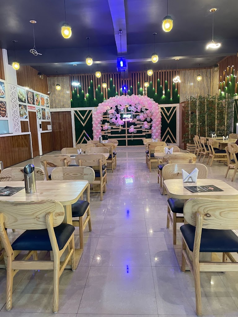 Maya Food Court