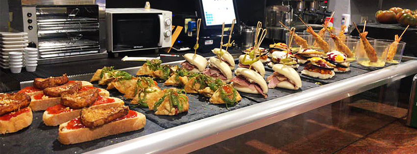 Restaurante Casa Motos — Comida y bebida