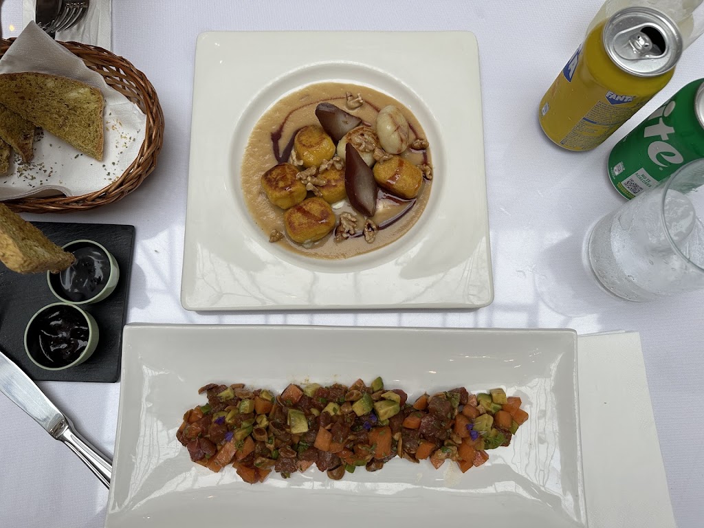 Restaurante Victoria — Comida y bebida