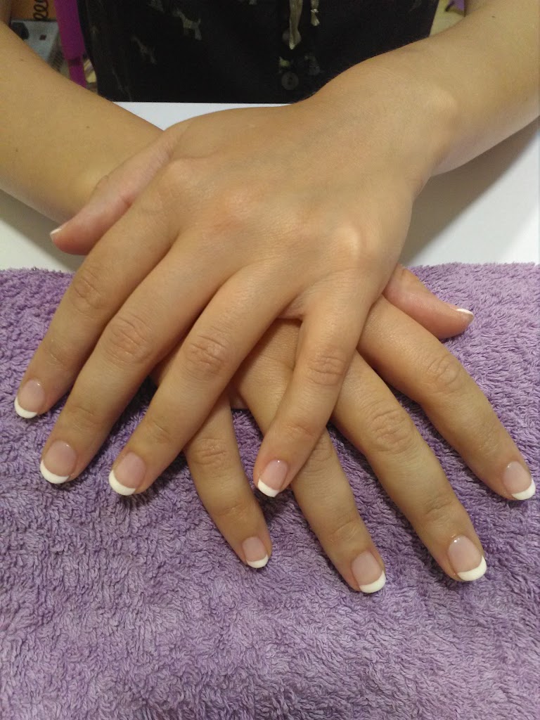 Centro De Estetica Dora — Manicura
