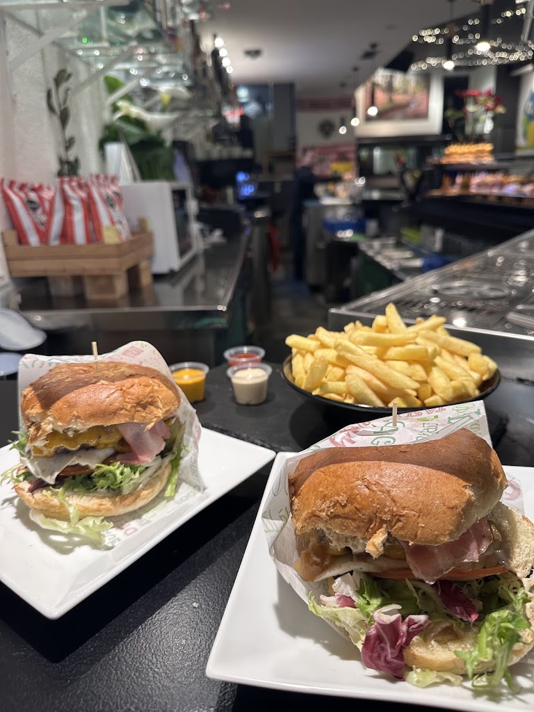 Cafeteria bar Alai — Comida y bebida