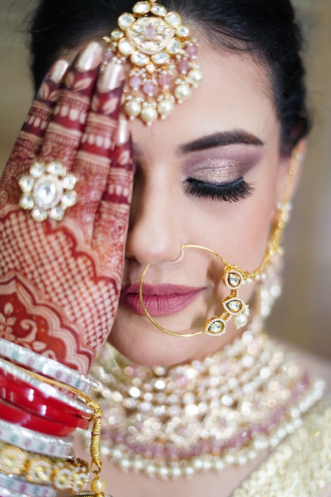 Looks Salon M3M 65Th Avenue Sector 65 Gurgaon