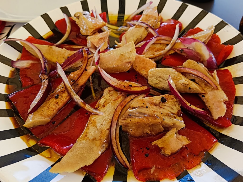 Cerveceria Lucas — Comida y bebida