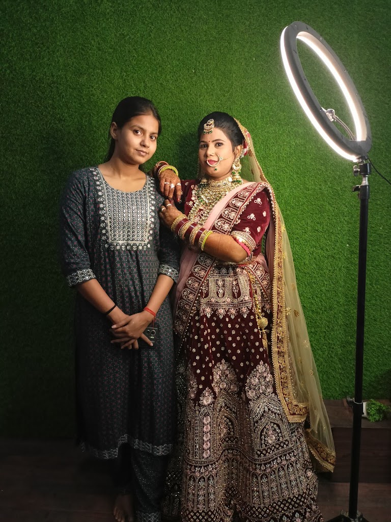 Amrita Beauty Salon And Academy Shamshabad Farrukhabad