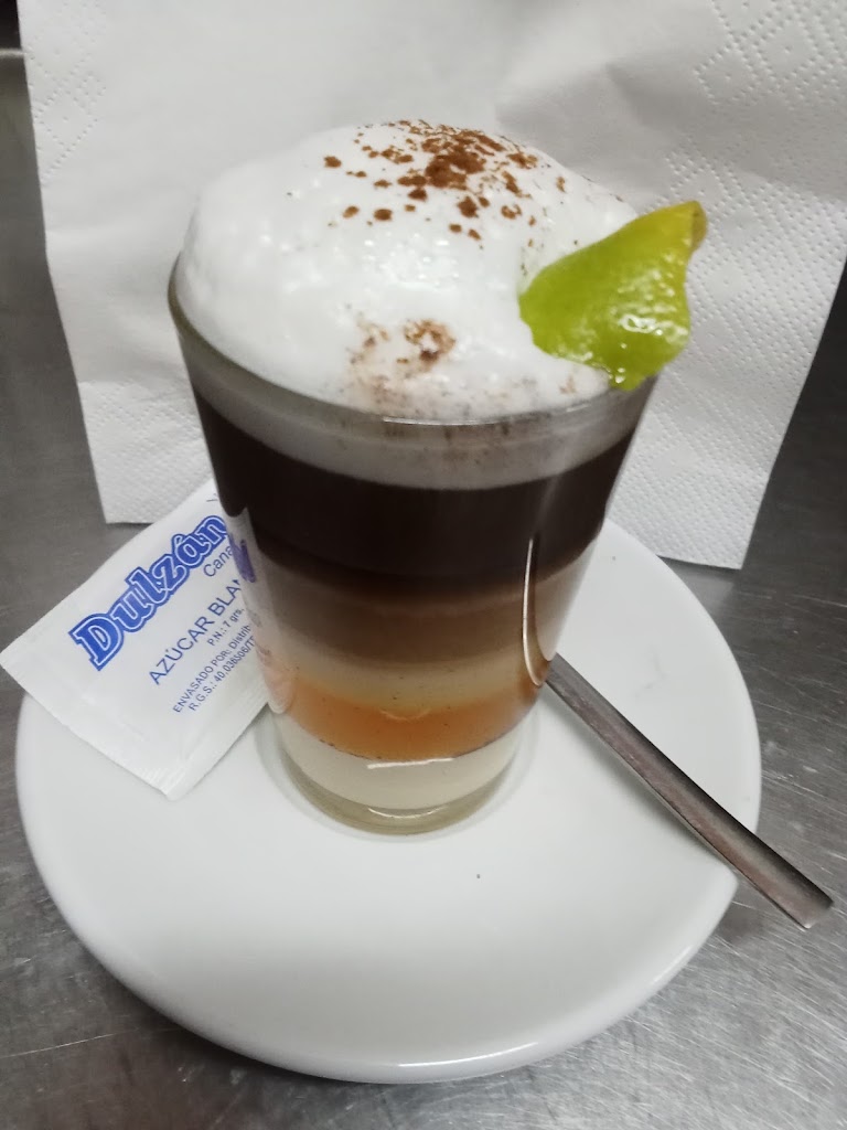 Restaurante asador .La Barrica . comida tipica — Comida y bebida