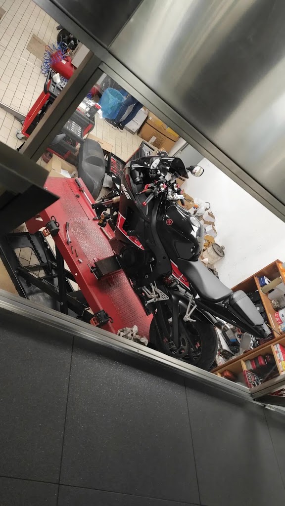 Motos Rodriguez — Interior