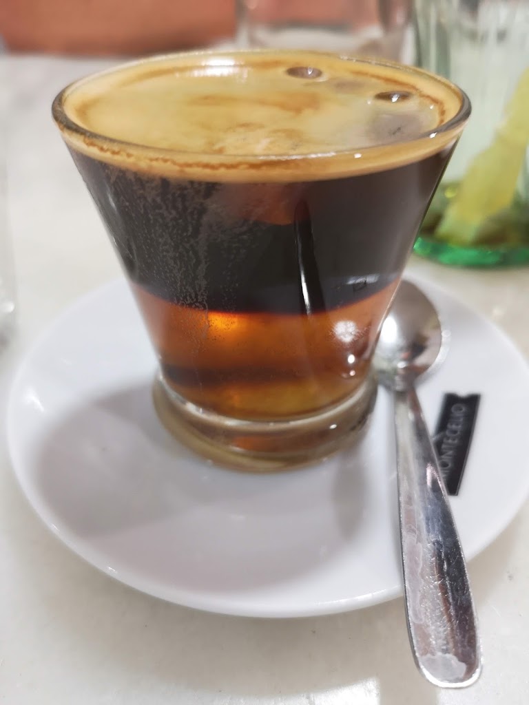 Bar Pardo — Comida y bebida