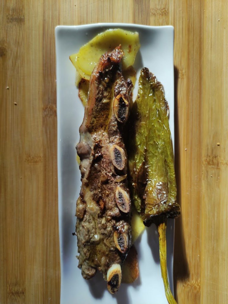 Bar Cafeteria L'Arc de Sant Adria — Comida y bebida
