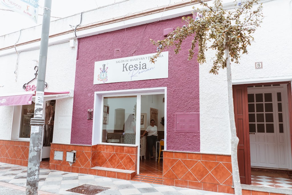Kesia Roman — Exterior