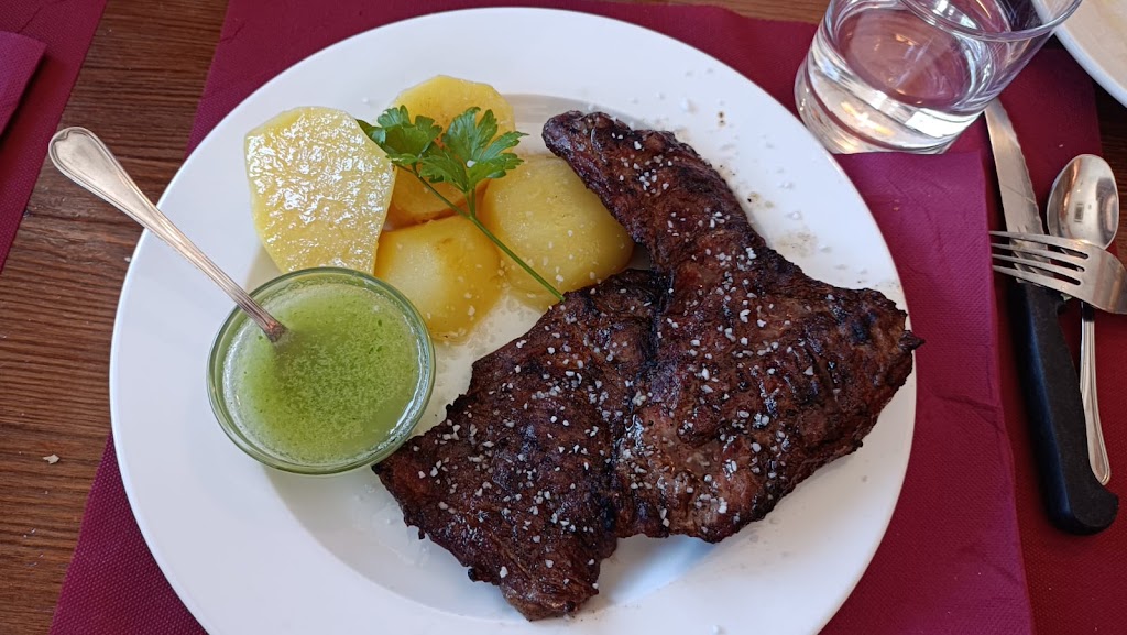Cerveceria Horno de Oro — Comida y bebida
