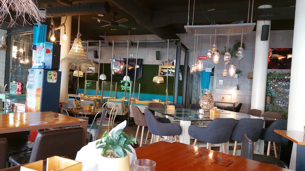 Le Bombay Cafe — Ambiente
