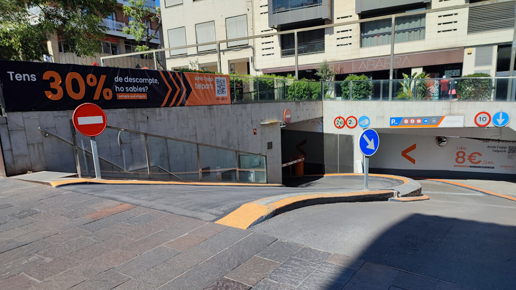 Parking Quatre Cantons telpark by Empark — Signo