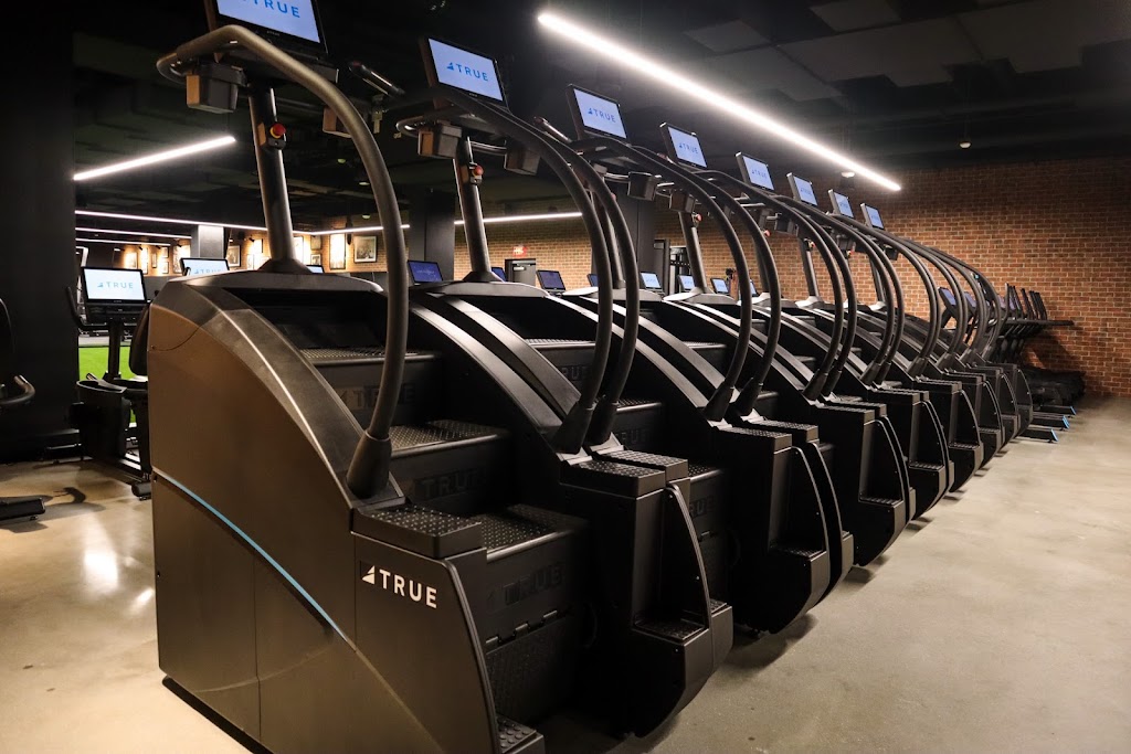  Gold's Gym - NoMa Center