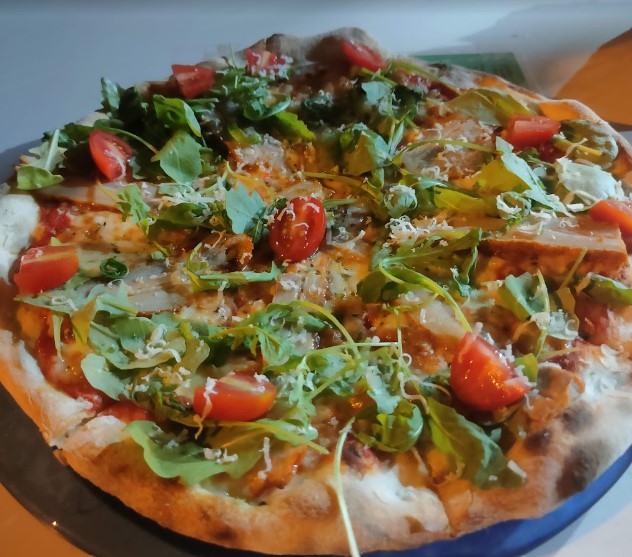 Mr. Pizza's — Comida y bebida