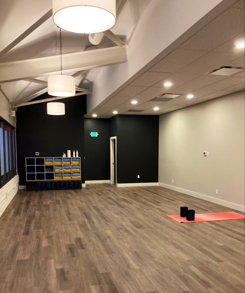  Louisville Community Yoga