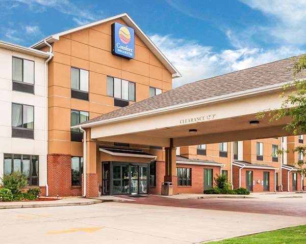 Comfort Inn & Suites Sikeston I-55 - Hotel in Sikeston , United States of America