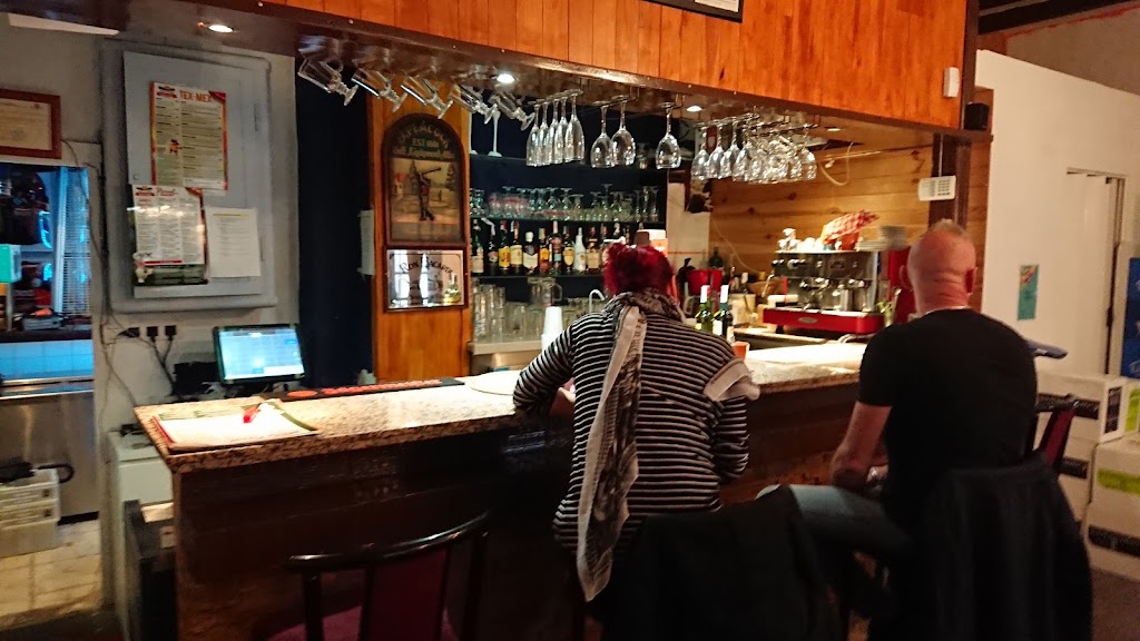 Rooster's Sports Bar — Ambiente