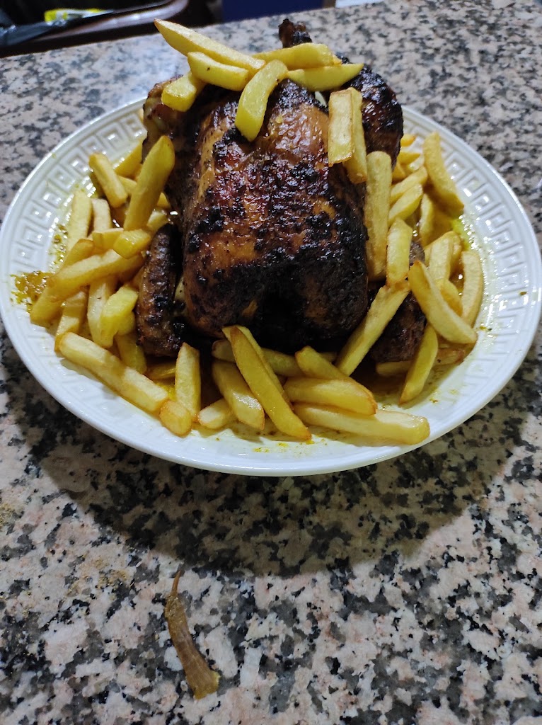 Restaurante-bar Larache — Comida y bebida