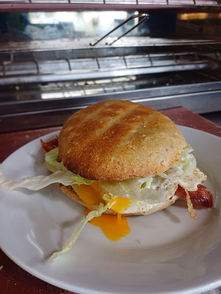 Taberna La Fragua — Comida y bebida
