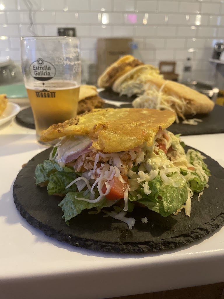 Restaurante La Chamita Venezolana — Comida y bebida