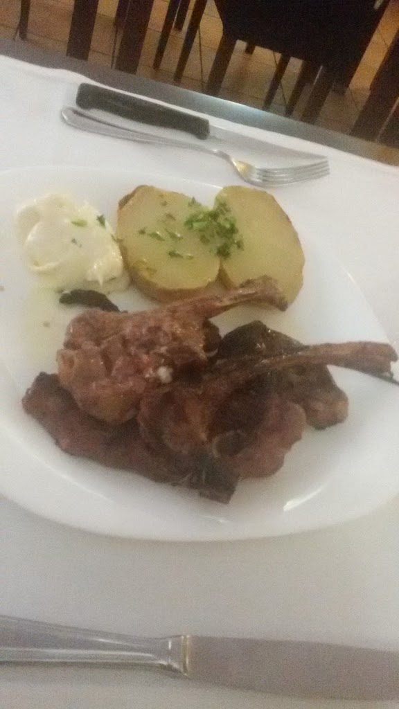 Restaurant El Celleret — Comida y bebida