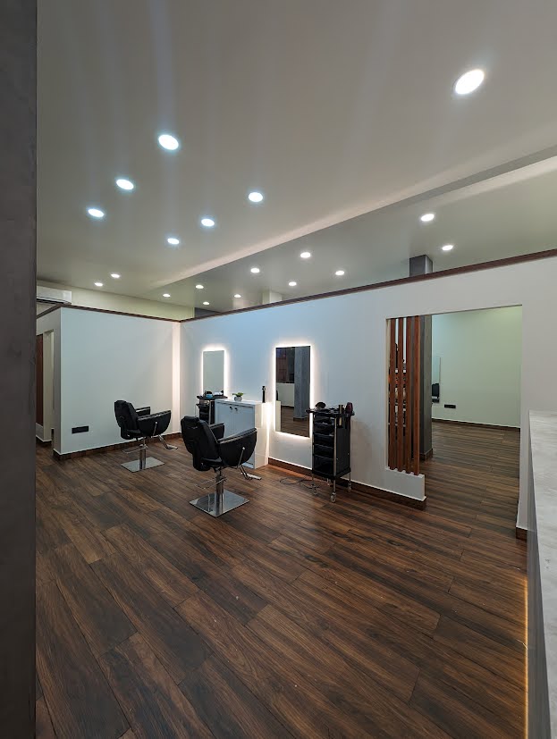 Reforma Professionals Unisex Beauty Parlour